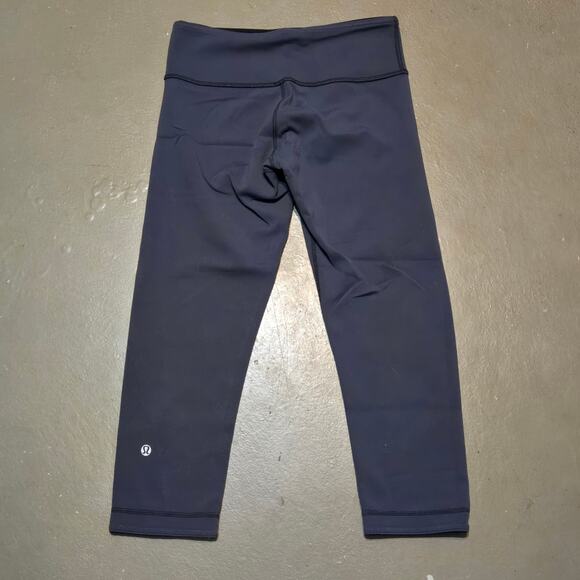 Lululemon Mid Rise Gray‎ Black Reversible Crop Leggings Women's Size 4 - Picture 6 of 9